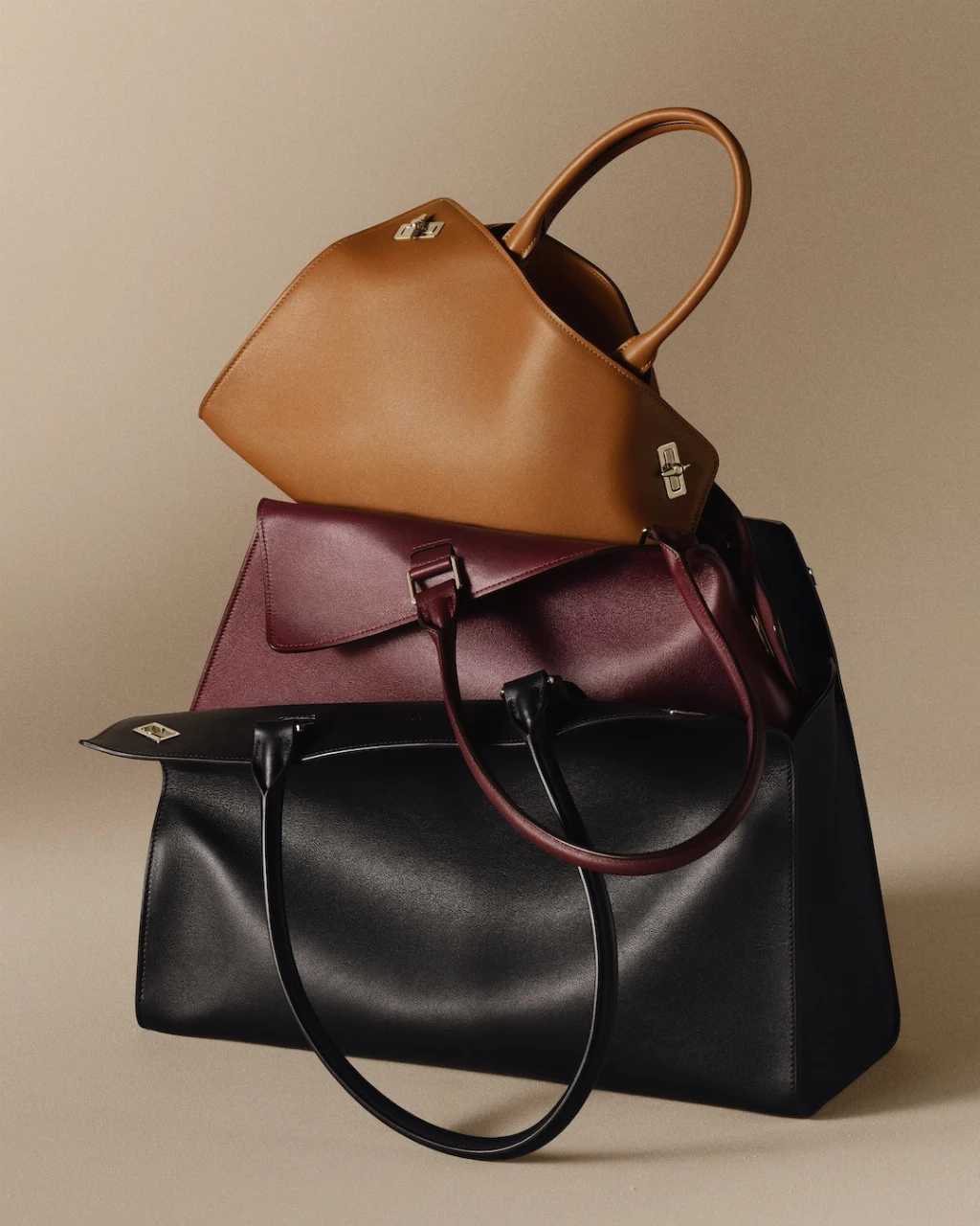 нова сумка Clash de Cartier нова сумка Clash de Cartier