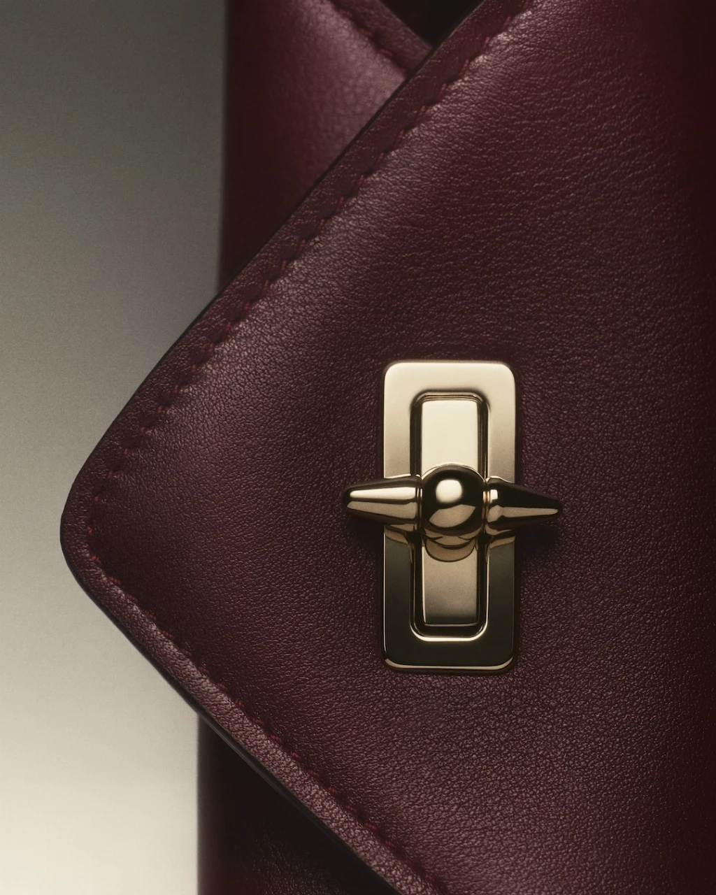 сумка Clash de Cartier сумка Clash de Cartier